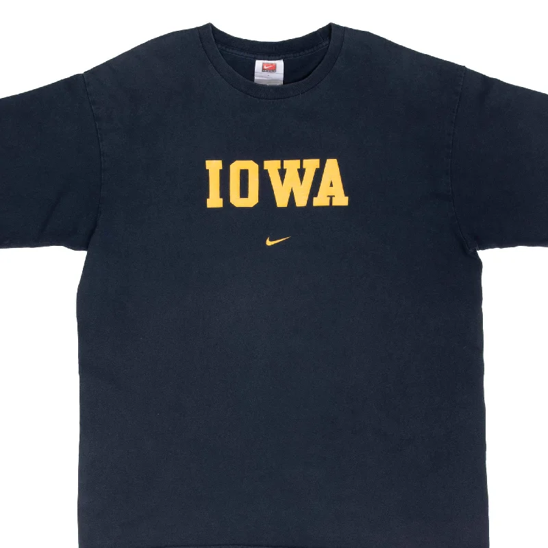 VINTAGE NIKE NCAA UNIVERSITY OF IOWA 2000S TEE SHIRT SIZE LARGE MADE IN USA