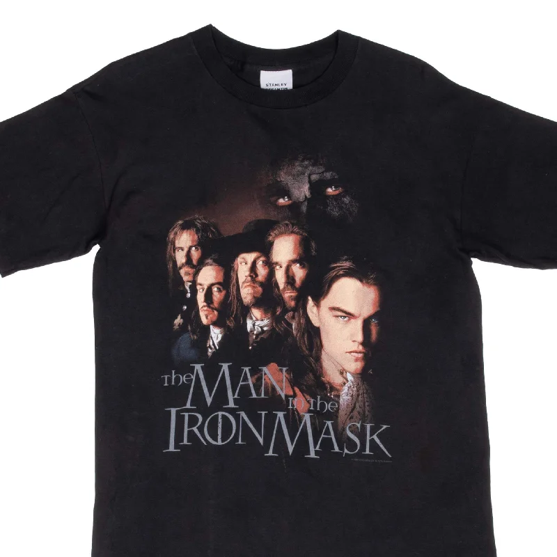 VINTAGE THE MAN IN THE IRON MASK 1998 MOVIE TEE SHIRT SIZE MEDIUM MADE IN USA